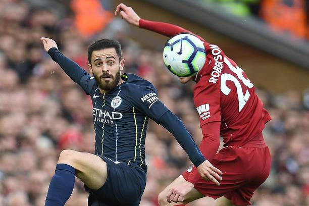 对他怀有深 对他怀有深